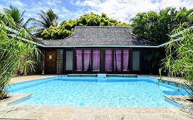 Pool Mountain Moorea